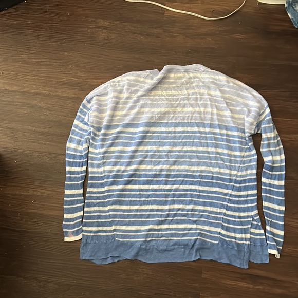 Victoria’s Secret Sweater - Size small petite - Picture 3 of 5